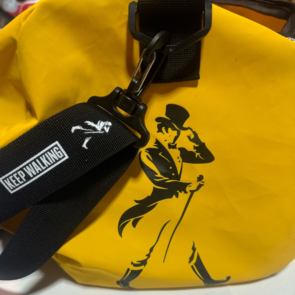 Johnny Walker Yellow Duffel Bag - Keep Walking (Promo) - Picture 7 of 8